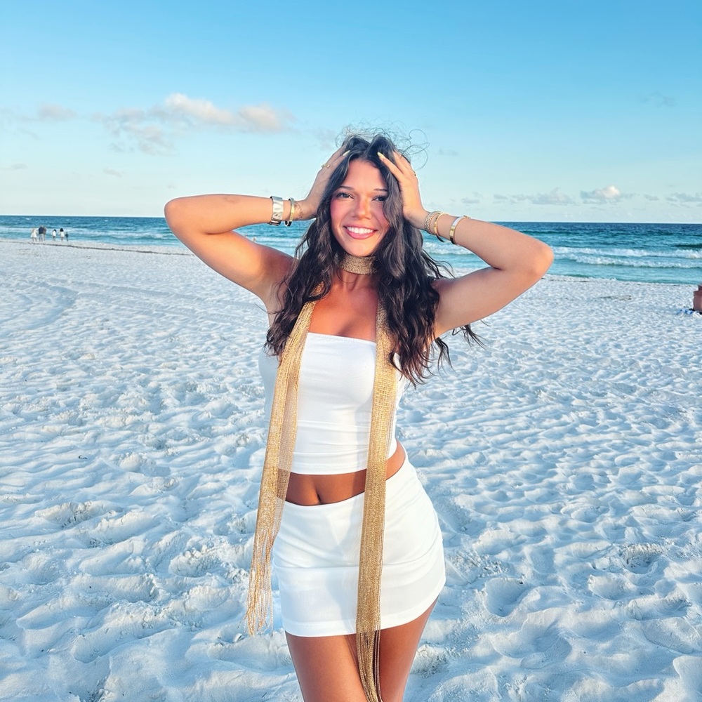 Meet your Posher, Akira